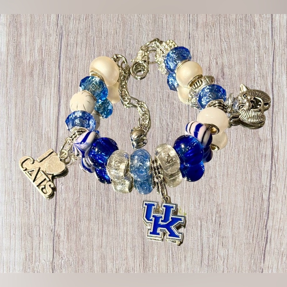 Kentucky Wildcats Beaded Charm Bracelet